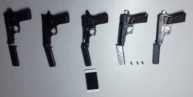 Bunlar bir yolcu valizinden çıktı!