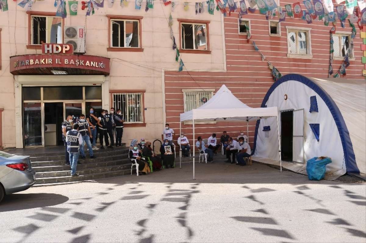 Bunlar kürt değiller, Allah belalarını versin!