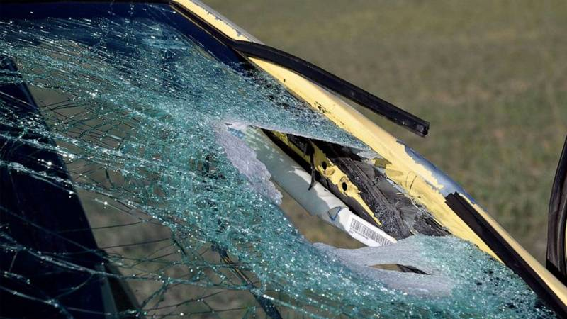 Bunlar nasıl liseli? Seyir halindeki araçlara kaya attılar! Bir kişi öldü