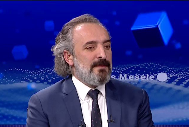 Bunlar tam bir zavallı! Ahlakını yitirmiş ikiyüzlü ahmaklar