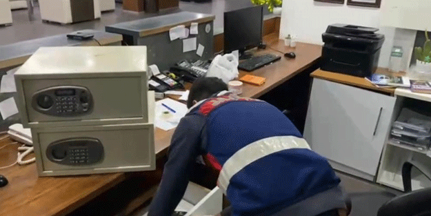 Bunlardan ne vatana ne millete hayır gelir! Jandarma enselerine çöktü