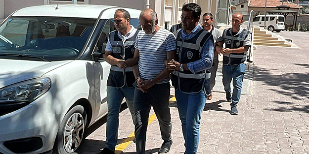 Bunlardan ne vatana ne millete hayır gelir! Polis Adana'da enseledi