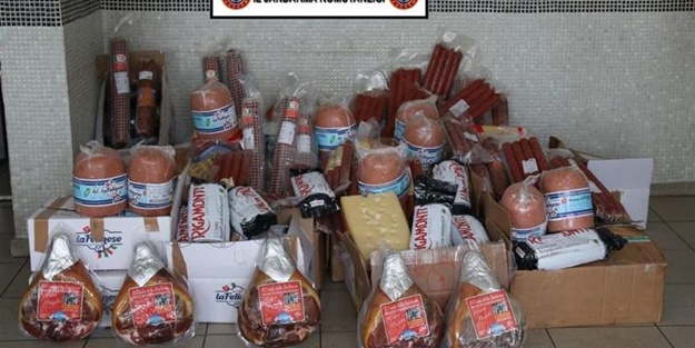 Bunları millete yedireceklerdi! Yüzlerce kilo domuz eti yakalandı