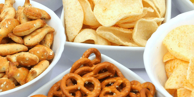 Bunları not edin! Reflüsü olanların kesinlikle uzak durması gereken 9 besin