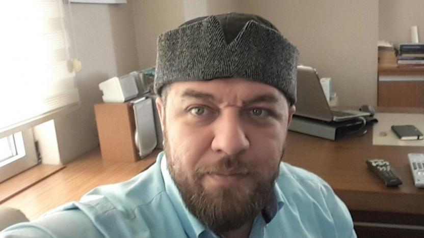 Bunların tek işi kendilerine layık görülen b..lu kemikleri kemirmek