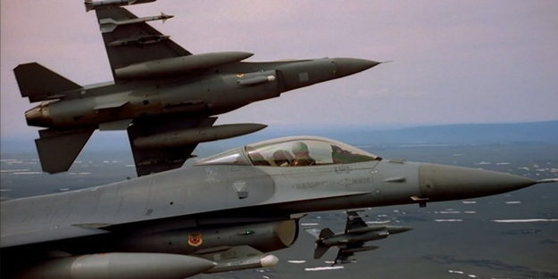 Bunu da yaptı! Yapay zekanın kullandığı F-16'dan 'it dalaşı'