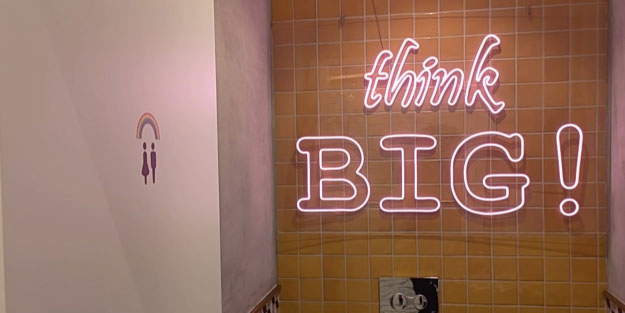 Bunu da yaptılar! İstanbul'da bir AVM'de LGBT'lilere özel tuvalet açıldı