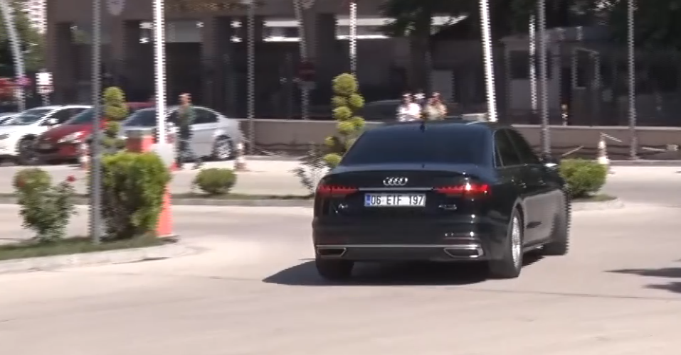 Bunu yazmak yemedi mi Sözcü?! Bakan Şimşek’e giden CHP’linin aracının fiyatına bakın!