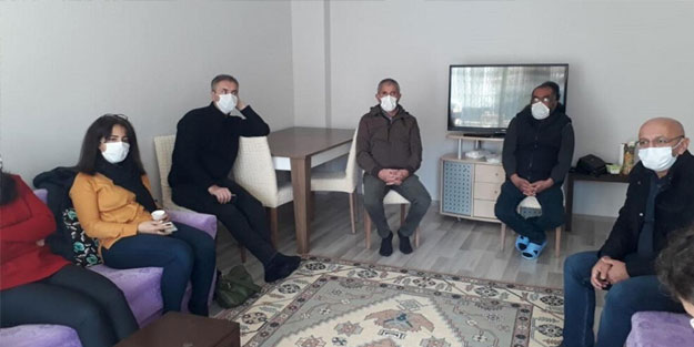 Bunun adı devlete meydan okumaktır! Öldürülen teröristin evine rezil ziyaret