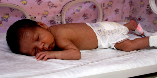 Bunun adı vicdansızlık! 10 günlük bebeği sokağa terkettiler