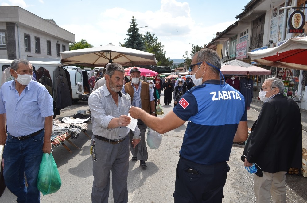 Bünyan’da zabıta hem uyardı hem maske dağıttı 