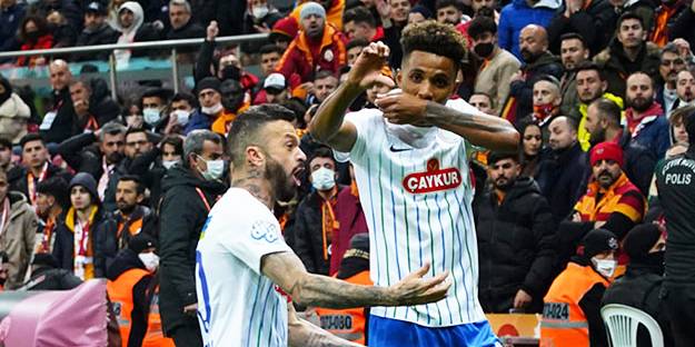 Burak Elmas fena saçmaladı!