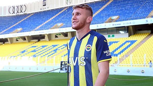 Burak Kapacak kimdir kaç yaşında?