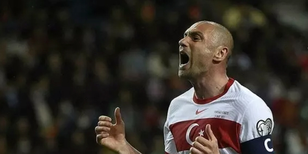 Burak Yılmaz Süper Lige geri döndü! Futbolculuğu bırakmıştı işte yeni işi...