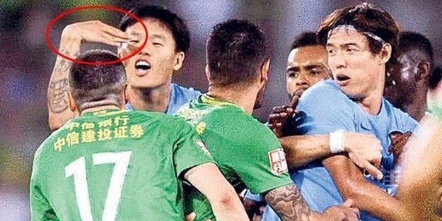 Burak Yılmaz'a dinsel ırkçılık yapıldı!