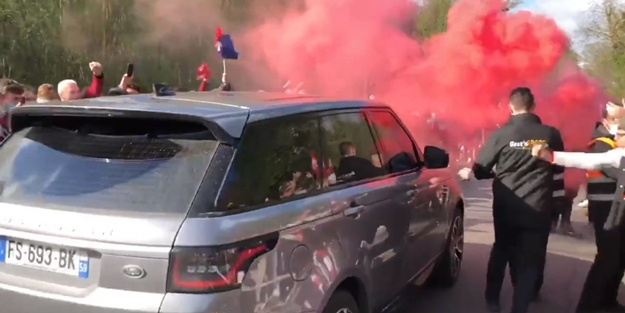 Burak Yılmaz'a Fransa'da coşkulu karşılama