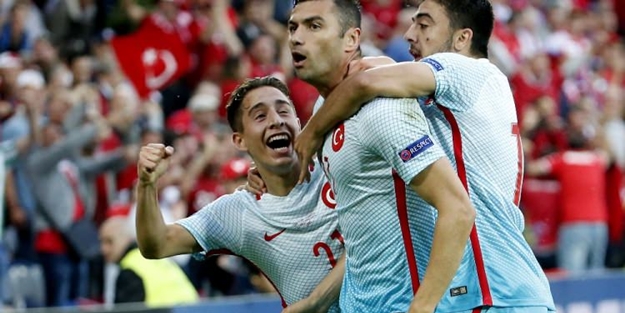 Burak Yılmaz'dan Emre Mor açıklaması