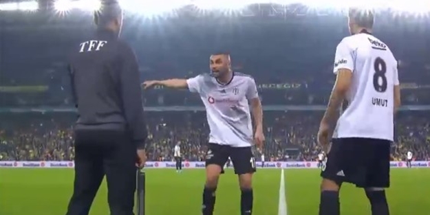 Burak Yılmaz'dan hakeme olay tepki: Gir sen oyna!