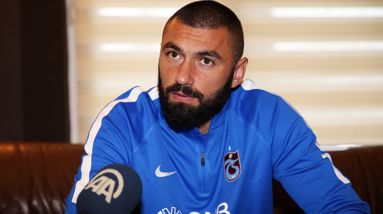 Burak Yılmaz'dan Trabzonsporlu yöneticiye zehir zemberek sözler