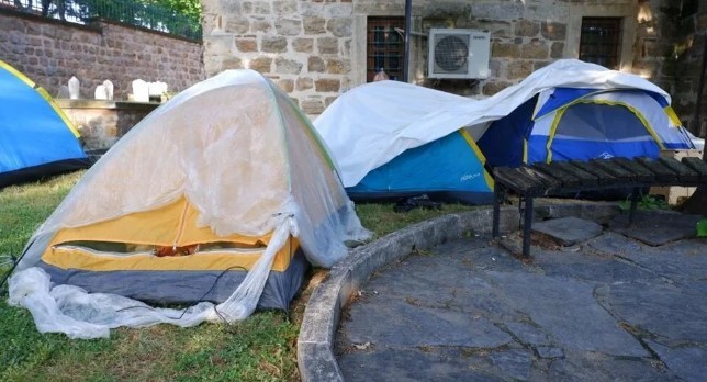 Burası evsizlerin olduğu ABD değil Türkiye! Bir ilimizde dışarıda yatmaya başladılar