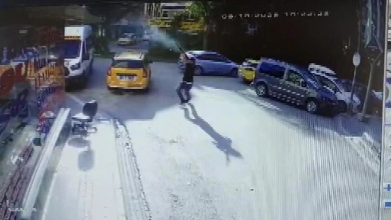 Burası Teksas değil Adana! Kafeye güpegündüz tüfekli saldırı kamerada