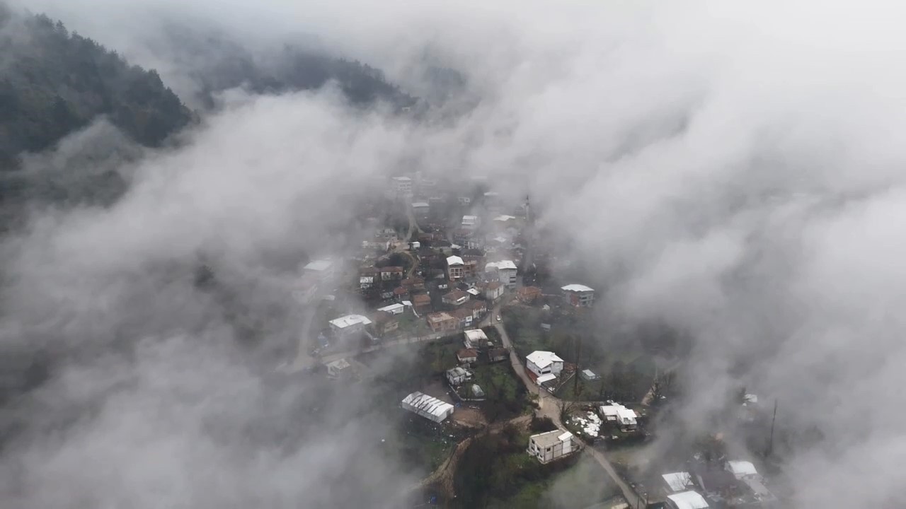 Burası Trabzon değil Bursa! Gökçeören bulutların arasında kayboldu