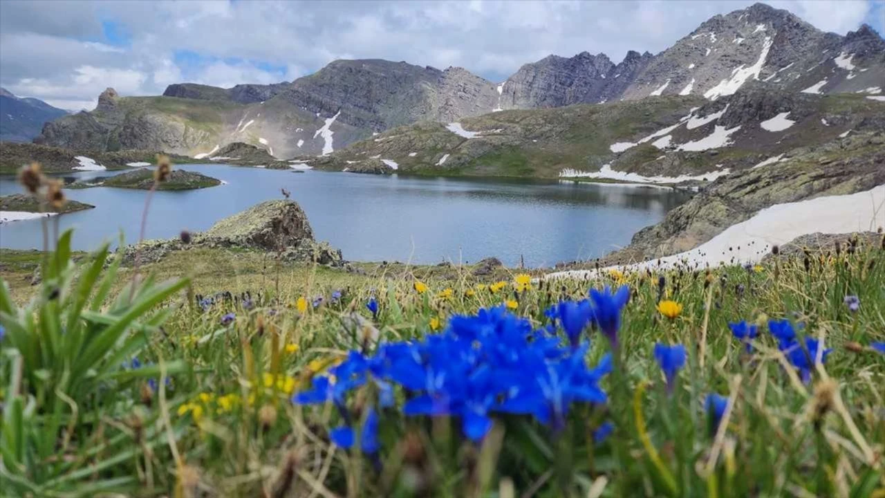 Burası Türkiye'de! Kar ve yaz bir arada!