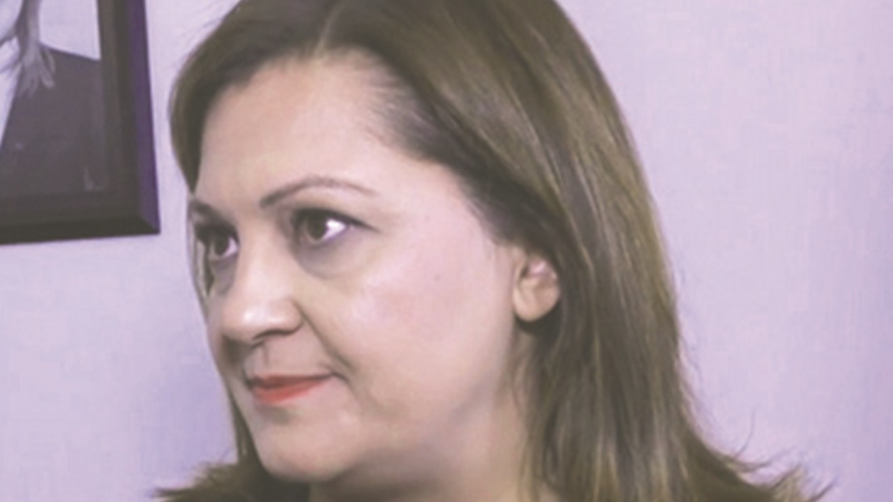 Burcu’ya dokunan yanıyor