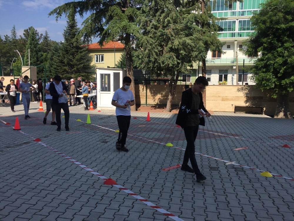 Burdur’ da 83 merkezde 4 Bin 307 öğrenci ter döktü 
