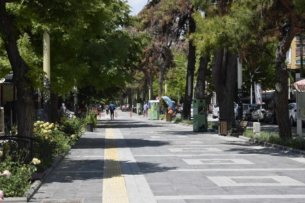 Burdur’da açılan kafeler boş kaldı 