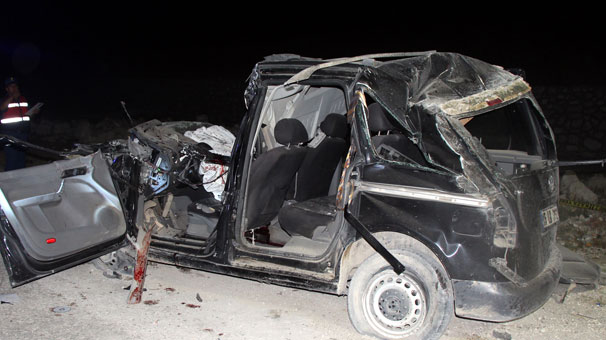 Burdur'da feci kaza: 2 kişi öldü