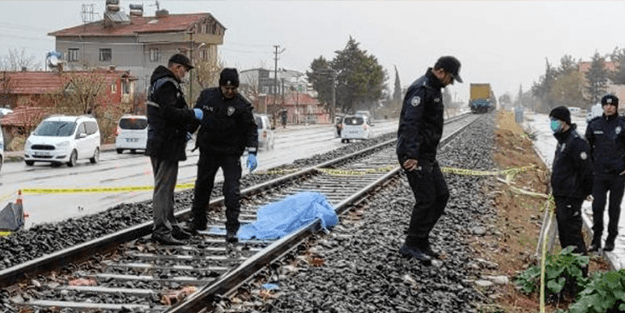 Burdur'da feci ölüm: Tren böyle çarptı!