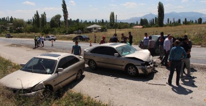 Burdur'da iki ayrı kaza: 12 kişi yaralandı