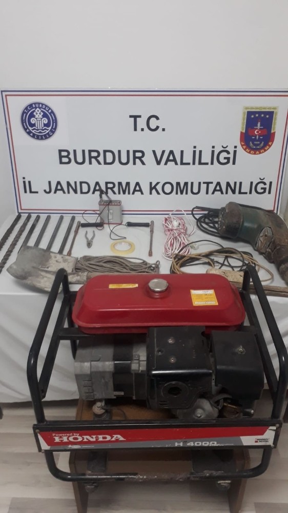 Burdur’da kaçak kazı baskını 