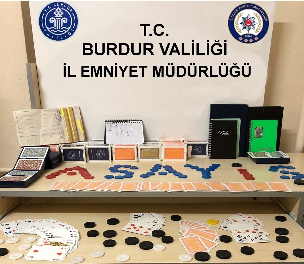 Burdur’da kumar oynayan 14 kişiye 44 bin 100 TL para cezası 