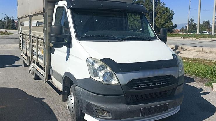 Burdur'da plaka oyunu pahalıya patladı! Sahte plaka ile trafiğe çıkan sürücüye servet değerinde ceza