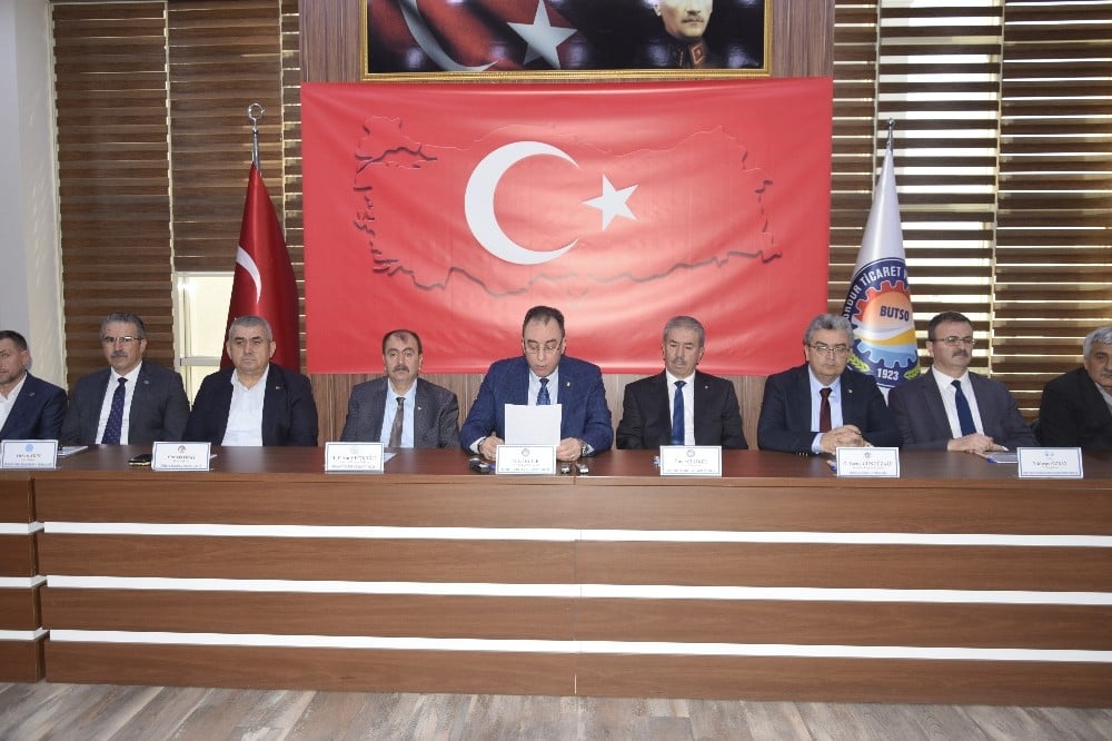 Burdur’da STK’lar İdlib saldırısını kınadı 