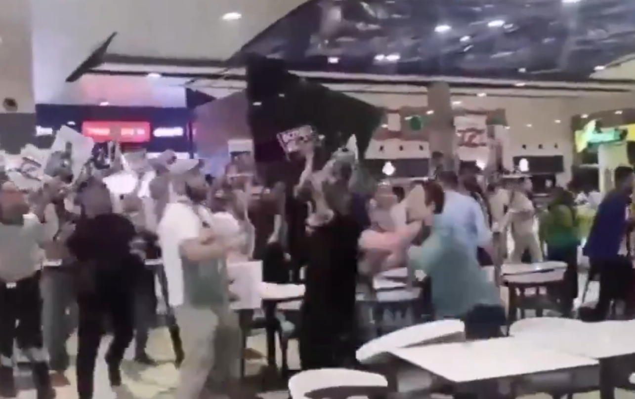Burger King’te kavga! İsrail’in protesto edilmesine karşı çıkınca ortalık karıştı