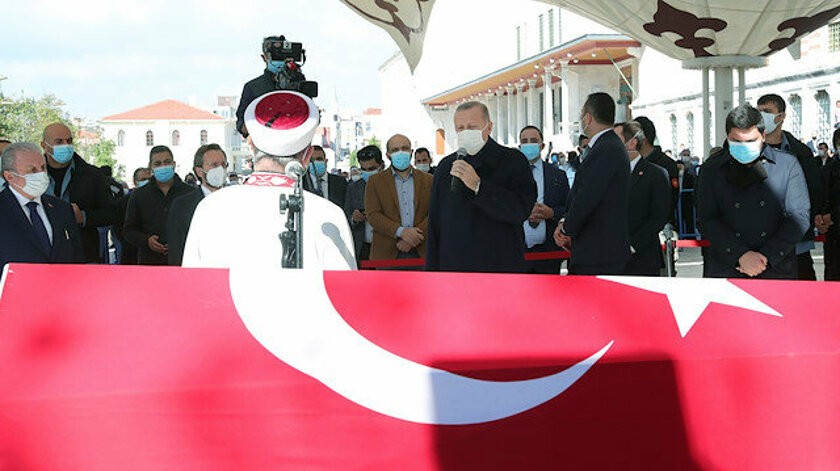 Burhan Kuzu dualarla uğurlandı