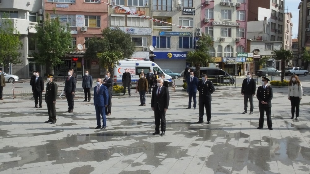 Burhaniye’de 23 Nisan kutlandı 