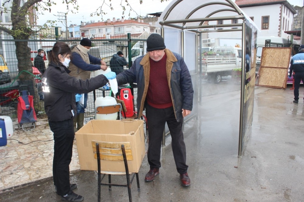 Burhaniye’de 6 bin maske dağıtıldı 