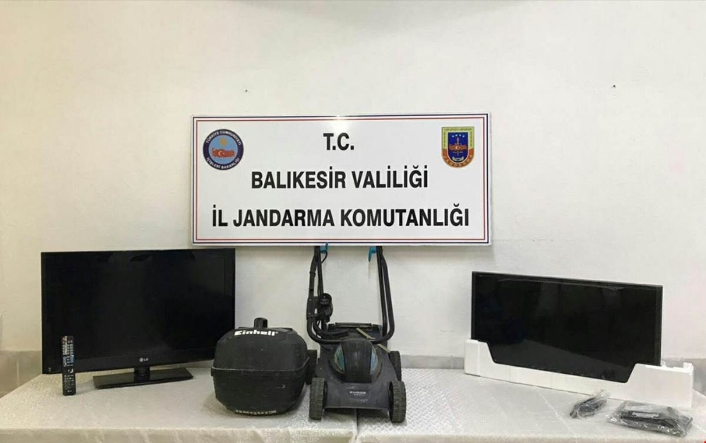 Burhaniye’de çaldı, Edremit’te sattı 