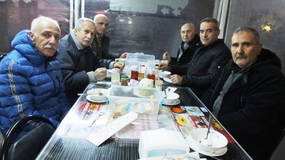 Burhaniye’de çorba ziyafeti gelenek haline geldi 