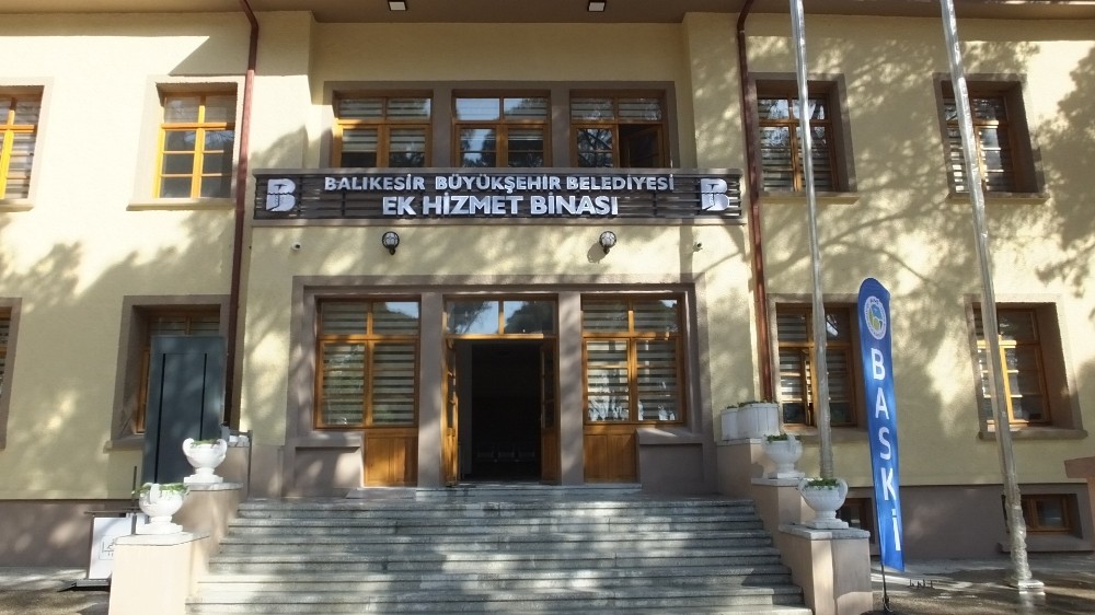 Burhaniye’de eski Hükumet Konağı Büyükşehir Ek Hizmet Binası oldu 