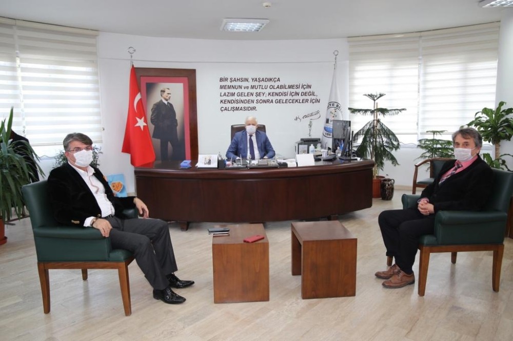 Burhaniye’de Güreş Ağası Çelik 150 bin lira bağışladı 