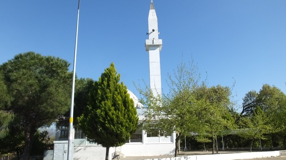 Burhaniye’de ikinci hafta sonu da sokaklar ve sahiller boş kaldı 