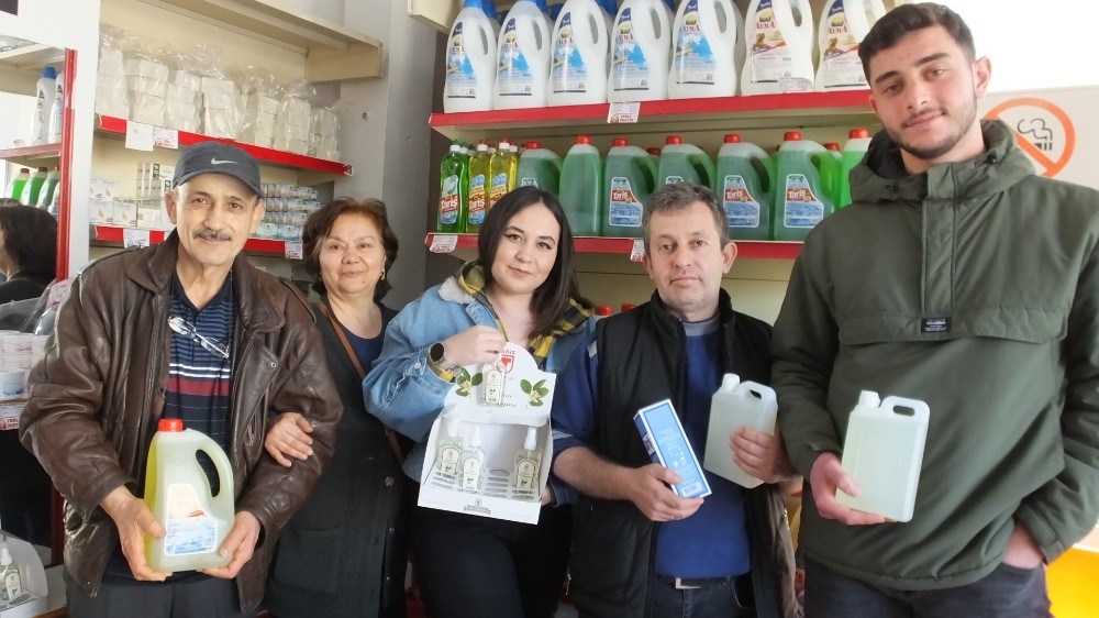 Burhaniye’de Korona Virüs kolonya satışlarını arttırdı 