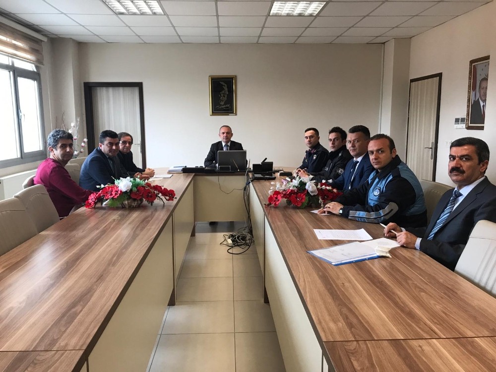 Burhaniye’de Koronavirüs değerlendirme toplantısı 