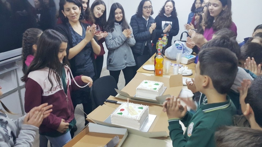 Burhaniye’de Liseli gençler anlamlı bir projeye imza attı 