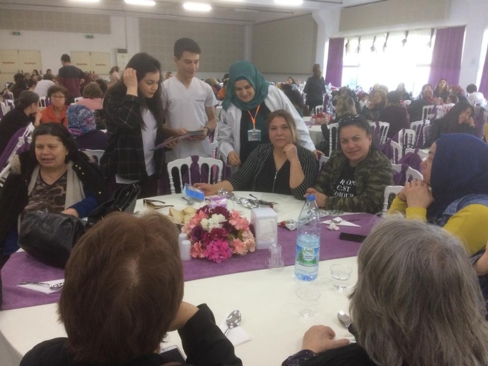 Burhaniye’de ücretsiz kanser taraması ilgi görüyor 